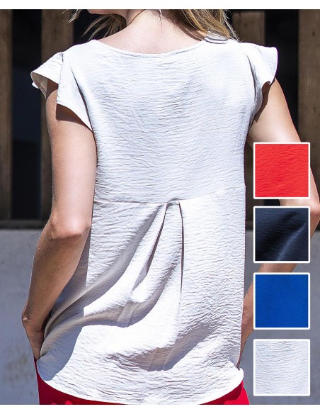 CAMISETA LISA CON PLIEGE POSTERIOR