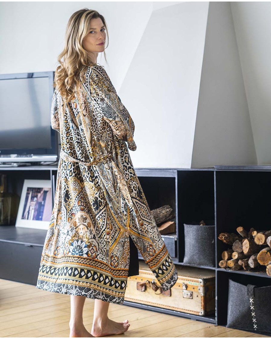 BATA KIMONO ESTAMPADA CON CINTURÓN