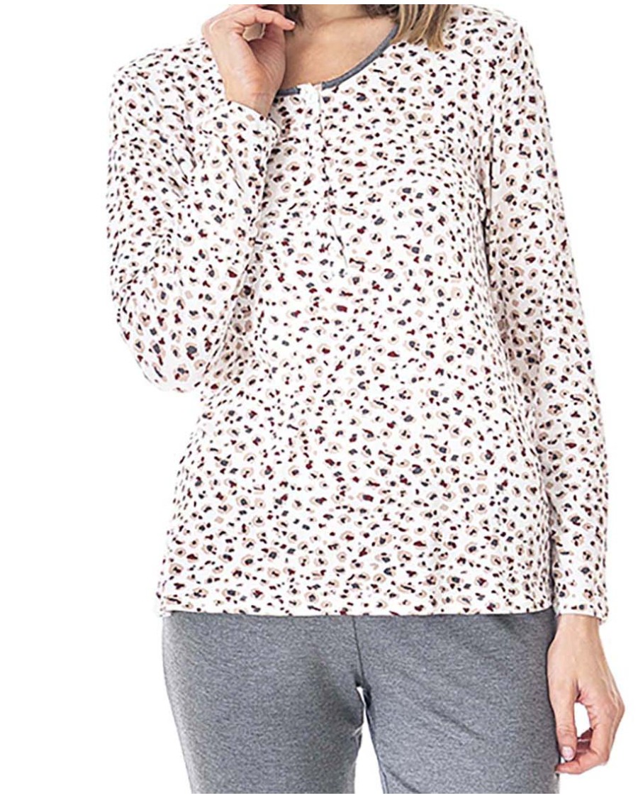 PIJAMA DE DOS PIEZAS ESTAMPADO Y TAPETA CON BOTONES