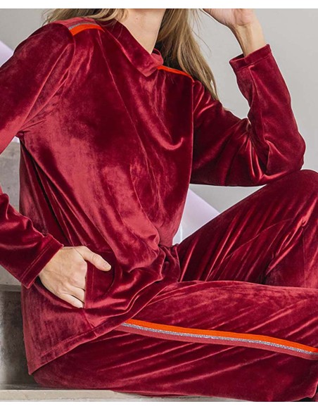 CHÁNDAL DE TERCIOPELO CON DETALLES DE FANTASÍA Y BOLSILLO EN CHAQUETA CHÁNDAL DE TERCIOPELO CON DETALLES DE FANTASÍA Y BOLSILLO EN CHAQUETA