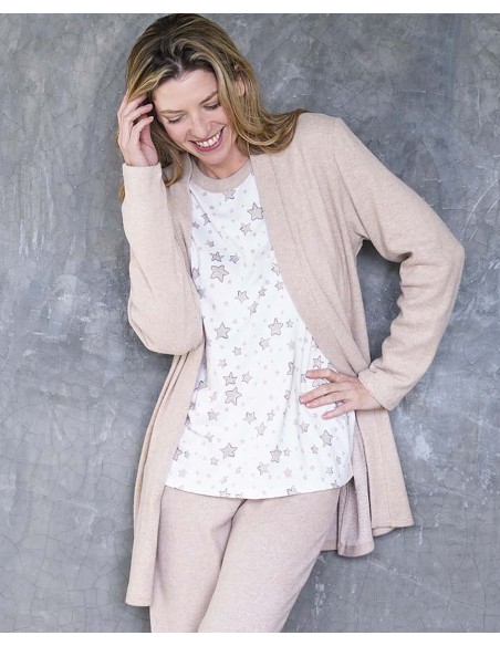 CÁRDIGAN DE PUNTO CON DISEÑO ELEGANTE Y BOLSILLOS LATERALES CÁRDIGAN DE PUNTO CON DISEÑO ELEGANTE Y BOLSILLOS LATERALES