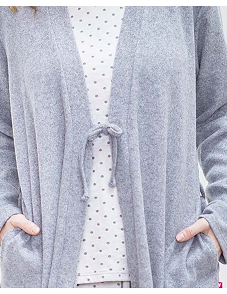 BATA DE PUNTO CON CINTURÓN AJUSTABLE Y BOLSILLOS LATERALES BATA DE PUNTO CON CINTURÓN AJUSTABLE Y BOLSILLOS LATERALES