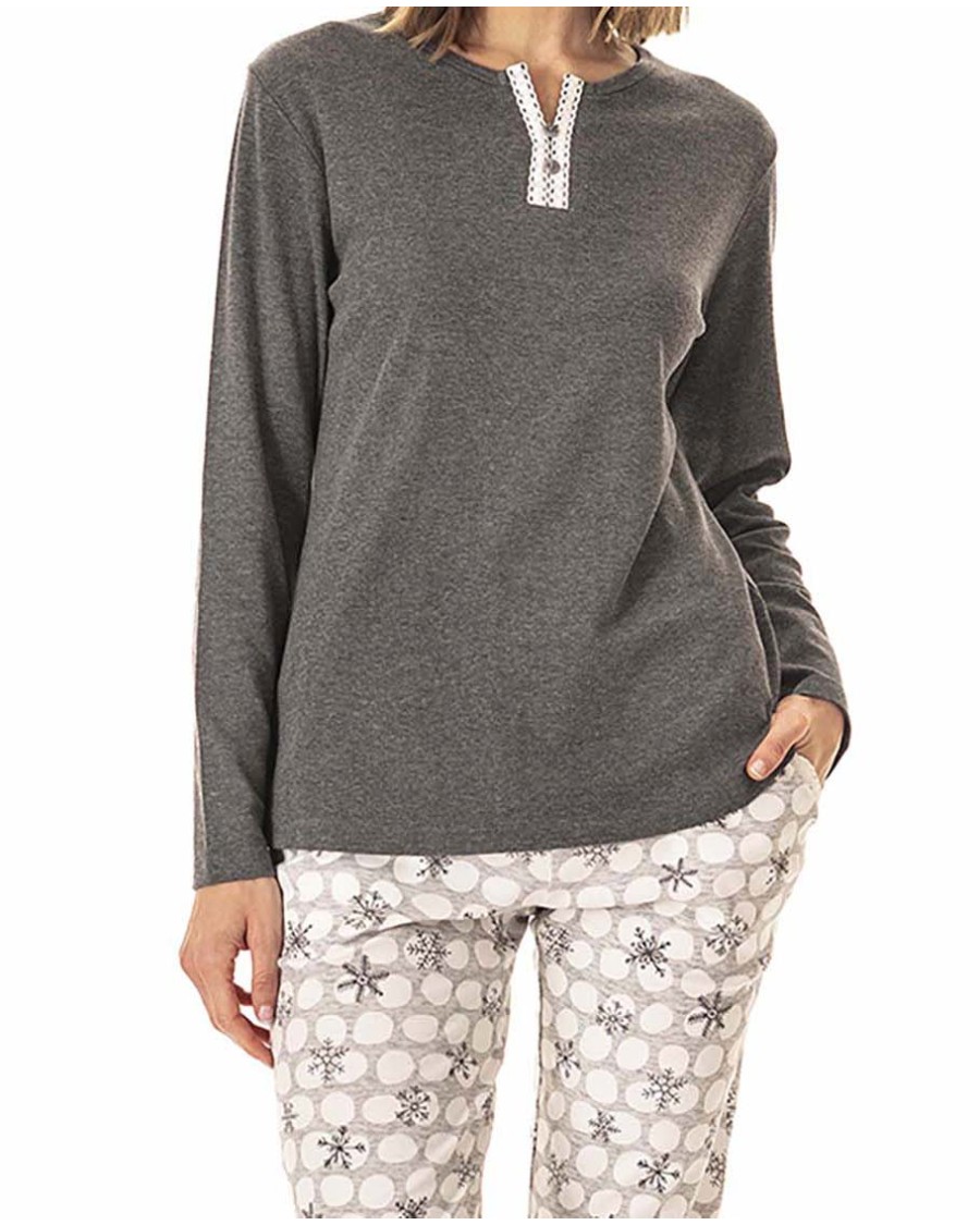PIJAMA DE DOS PIEZAS CON ESTAMPADO INVERNAL