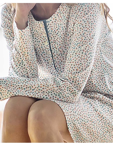 CAMISÓN ESTAMPADO CON TAPETA Y BOTONES CAMISÓN ESTAMPADO CON TAPETA Y BOTONES