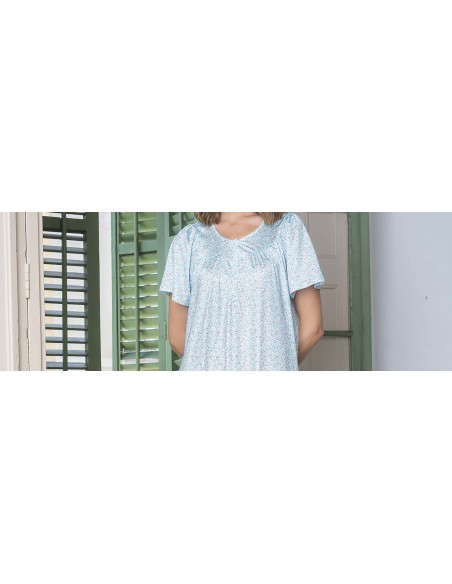 CAMISÓN DE PUNTO DE SEDA CON TAPETA Y PECHERO