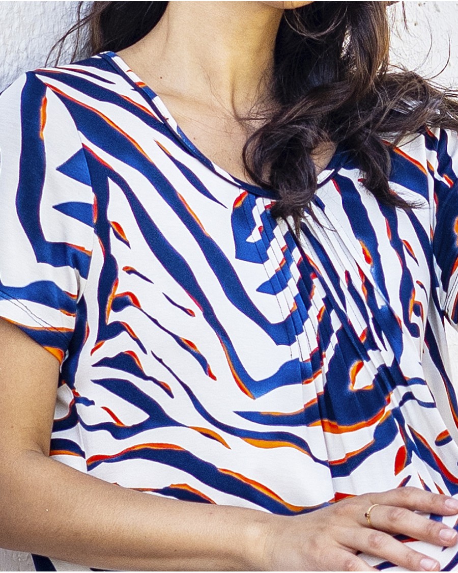 VESTIDO ESTAMPADO CON MANGAS Y BOLSILLOS