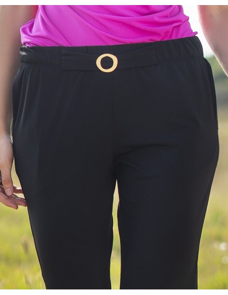 PANTALÓN ELEGANTE CON HEBILLA DORADA